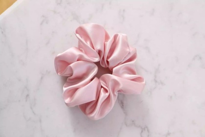 SLAAP Silk eraser scrunchie beige