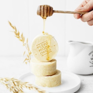 MINISTERSTWO DOBREGO MYDŁA Szampon w kostce Mleko, miód + owies