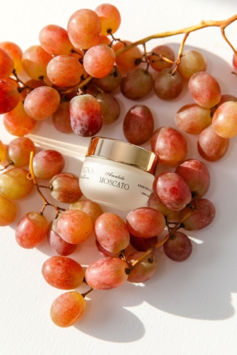 VITIGNA Skin Love Moscato - wygładzająco-rozświetlający krem pod oczy 15 ml